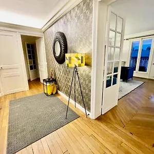 Appartement Luxe, Vue Tour Eiffel Ac 5 Ou 6 P, Paris